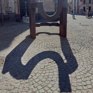 Kunst vor der Kirche...... Werner Schuffenhauer